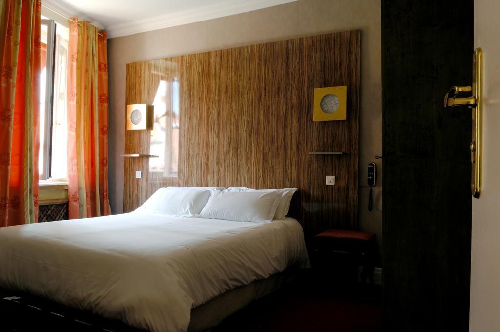 Hostellerie Jerome La Turbie Phòng bức ảnh